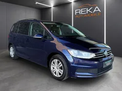 Blau Gebraucht 2016 VW Touran Comfortline Van / Kleinbus | 14.799 € (Fairer Preis)