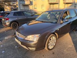 Grau Gebraucht 2006 Ford Mondeo Ghia Kombi | 2.500 € (Etwas zu teuer)