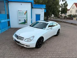 Weiß Gebraucht 2009 Mercedes CLS300 Limousine | 16.500 €