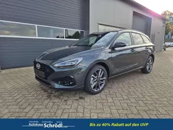 Grün Neu 2025 Hyundai i30 Kombi | 23.990 € (Etwas zu teuer)