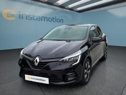 Schwarz Gebraucht 2023 Renault Clio V Evolution Kleinwagen | 14.499 € (Fairer Preis)