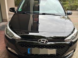 Schwarz Gebraucht 2016 Hyundai i20 Kleinwagen | 6.200 € (Guter Preis)