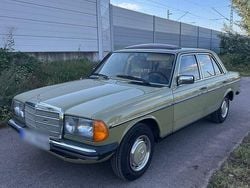Grün Gebraucht 1983 Mercedes E200 Limousine | 7.000 €