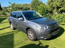 Silber Gebraucht 2016 Mitsubishi Outlander SUV | 12.499 €