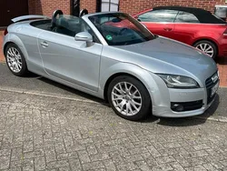Silber Gebraucht 2008 Audi TT Roadster Cabrio | 5.100 €