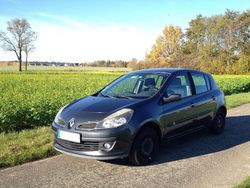 Grau Gebraucht 2007 Renault Clio II Dynamique Limousine | 1.100 € (Guter Preis)