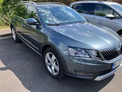 Grau Gebraucht 2019 Skoda Octavia Scout Kombi | 26.490 €