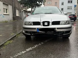 Grau Gebraucht 2002 Seat Leon Limousine | 1.000 € (Guter Preis)