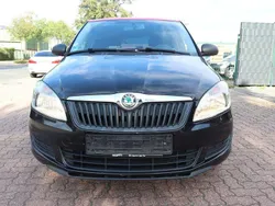 Schwarz Gebraucht 2012 Skoda Fabia Ambition Limousine | 2.250 € (Superpreis)