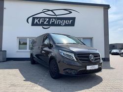 Grau Gebraucht 2022 Mercedes Vito Edition Van / Kleinbus | 42.999 € (Etwas zu teuer)