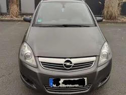 Grau Gebraucht 2009 Opel Zafira Innovation Van / Kleinbus | 2.790 € (Fairer Preis)