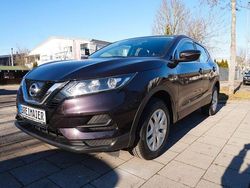 Schwarz Gebraucht 2017 Nissan Qashqai Visia SUV | 10.750 € (Fairer Preis)