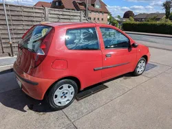 Rot Gebraucht 2004 Fiat Punto Kleinwagen | 1.450 €