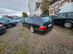 Schwarz Gebraucht 2005 Mercedes E320 Kombi | 1.850 €
