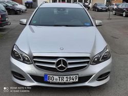 Silber Gebraucht 2016 Mercedes E220 Avantgarde Limousine | 15.999 €