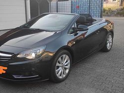 Schwarz Gebraucht 2016 Opel Cascada Cabrio | 11.900 € (Fairer Preis)