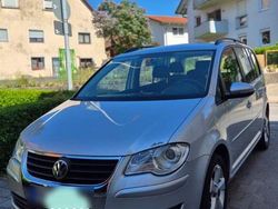 Grau Gebraucht 2009 VW Touran United Van / Kleinbus | 3.100 € (Superpreis)