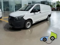 Weiß Gebraucht 2021 Mercedes Vito Van / Kleinbus | 22.610 € (Guter Preis)