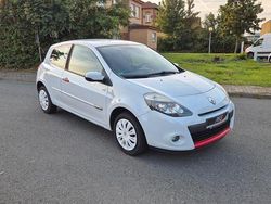 Weiß Gebraucht 2009 Renault Clio III Dynamique Kleinwagen | 2.890 € (Fairer Preis)