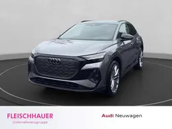 Taifungrau metallic Neu 2025 Audi Q4 e-tron Sport SUV | 58.990 € (Teuer)