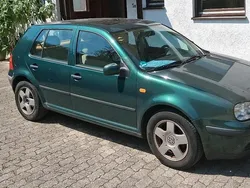 Grün Gebraucht 1999 VW Golf IV Kleinwagen | 2.900 € (Etwas zu teuer)