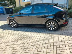 Schwarz Gebraucht 2009 Ford Focus Style Limousine | 5.009 € (Etwas zu teuer)
