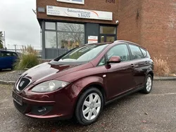 Rot Gebraucht 2008 Seat Altea XL Stylance Van / Kleinbus | 3.350 € (Etwas zu teuer)