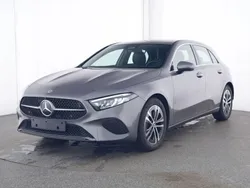 Grau Gebraucht 2024 Mercedes A200 Progressive Limousine | 30.749 € (Fairer Preis)