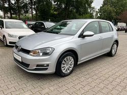 Grau Gebraucht 2014 VW Golf VII Trendline Kleinwagen | 9.950 € (Etwas zu teuer)