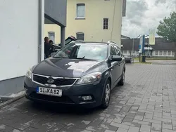 Grau Gebraucht 2009 Kia Ceed 2 Kombi | 3.550 €