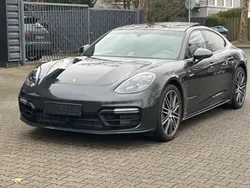 Grau Gebraucht 2018 Porsche Panamera 4 Chrono Limousine | 62.750 € (Fairer Preis)