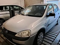Silber Gebraucht 2001 Opel Corsa Kleinwagen | 1.800 € (Fairer Preis)