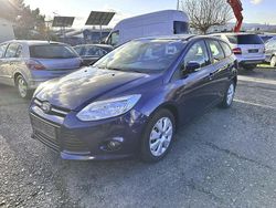 Blau Gebraucht 2013 Ford Focus Kombi | 2.990 € (Etwas zu teuer)
