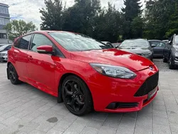 Rot Gebraucht 2013 Ford Focus ST Limousine | 5.750 € (Guter Preis)