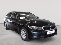 Saphirschwarz metallic Gebraucht 2022 BMW 330e Advantage Kombi | 29.290 € (Superpreis)