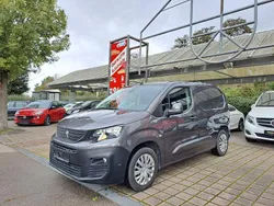 Grau Gebraucht 2019 Peugeot Partner Van / Kleinbus | 13.950 € (Fairer Preis)