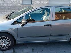 Grau Gebraucht 2012 Fiat Punto Kleinwagen | 2.999 € (Guter Preis)
