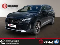 Lackierung schwarz perla nera/ Gebraucht 2023 Peugeot 5008 GT Van / Kleinbus | 29.489 € (Fairer Preis)