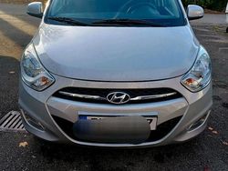 Silber Gebraucht 2013 Hyundai i10 Style Kleinwagen | 6.750 €