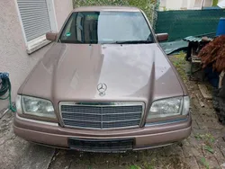 Silber Gebraucht 1993 Mercedes C220 Limousine | 1.000 €