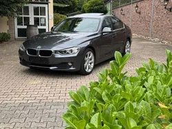 Grau Gebraucht 2015 BMW 320 Comfort Edition Limousine | 12.590 € (Fairer Preis)