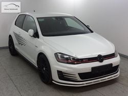 Weiß Gebraucht 2015 VW Golf VII GTI Limousine | 21.950 € (Etwas zu teuer)
