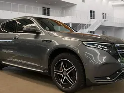 Grau Gebraucht 2021 Mercedes EQC400 AMG SUV | 36.950 € (Fairer Preis)