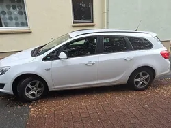 Weiß Gebraucht 2015 Opel Astra Edition Kombi | 4.499 € (Guter Preis)