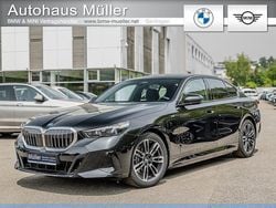 Saphirschwarz metallic Neu 2025 BMW 530e M Sport Limousine | 59.990 € (Superpreis)