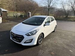 Gebraucht 2015 Hyundai i30 Trend Limousine | 6.890 € (Guter Preis)