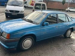 Blau Gebraucht 1988 Opel Kadett Limousine | 4.400 €