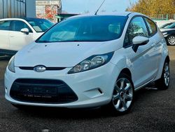 Weiß Gebraucht 2009 Ford Fiesta Kleinwagen | 3.900 €