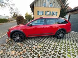 Rot Gebraucht 2015 Skoda Octavia Scout Kombi | 11.200 €