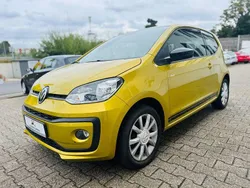 Gelb Gebraucht 2017 VW up! CLUB Kleinwagen | 7.399 € (Fairer Preis)